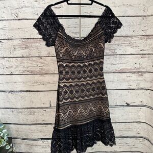 ALEXIA ADMOR black lace overlay cocktail dress